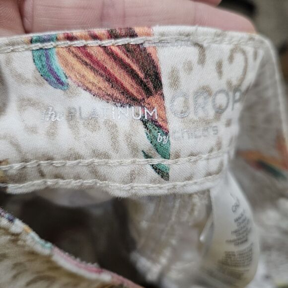 Chicos The Platinum Crop Size 1/8 Floral Travel Tropical Soft Jeans Cruisewear - Picture 6 of 12